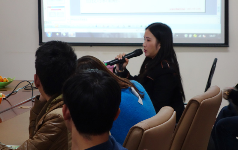 昆明天度网络公司从2013年开始筹备新媒体营销公益讲座和老客户网络营销沙龙，我们邀请了国内网络营销和移动互联网营销专家亲临公司，为保证培训质量和沟通效果，我们每次只邀请20-30家老客户参加（全免费），我们将秉承全公益、全免费、不推销任何产品和服务、只讲干货等原则，为新老客户创造更多价值。