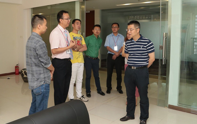 重庆市渝北区人民政府相关领导莅临云南BSport体育官网考察，双方将于近日签订投资合同，BSport体育官网将在重庆投资设立控股子公司-重庆天度网络信息技术有限公司，并建立200人规模的专业技术研发基地，此后将大大增强天度技术研发实力和公司综合优势